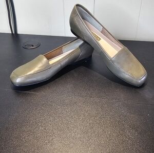 ENZO ANGIOLINI Liberty Green Leather Square Toe,  Flat Loafer , 6.5M